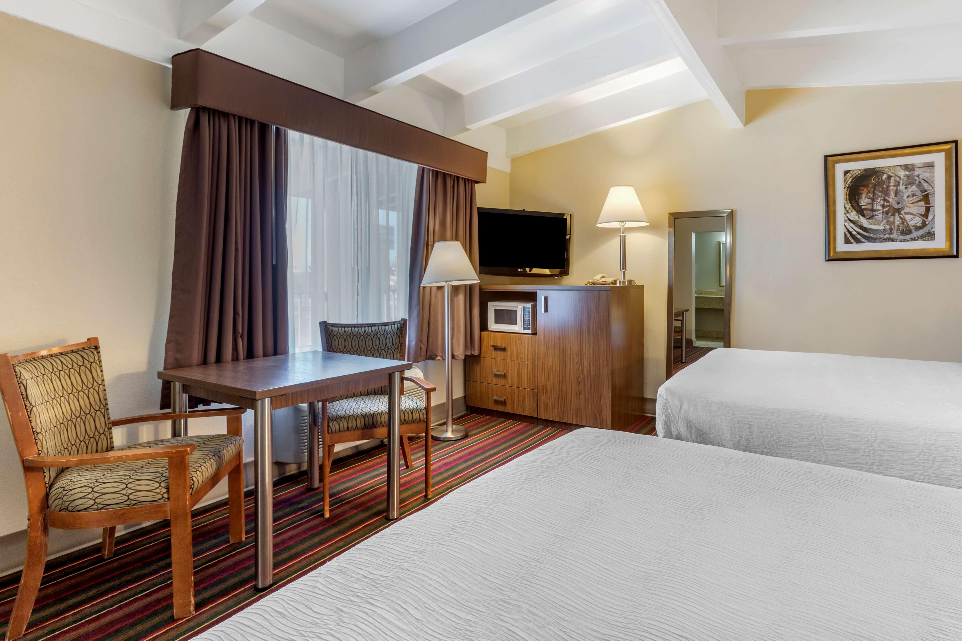 Best Western El Rancho Palacio Roswell Exterior photo