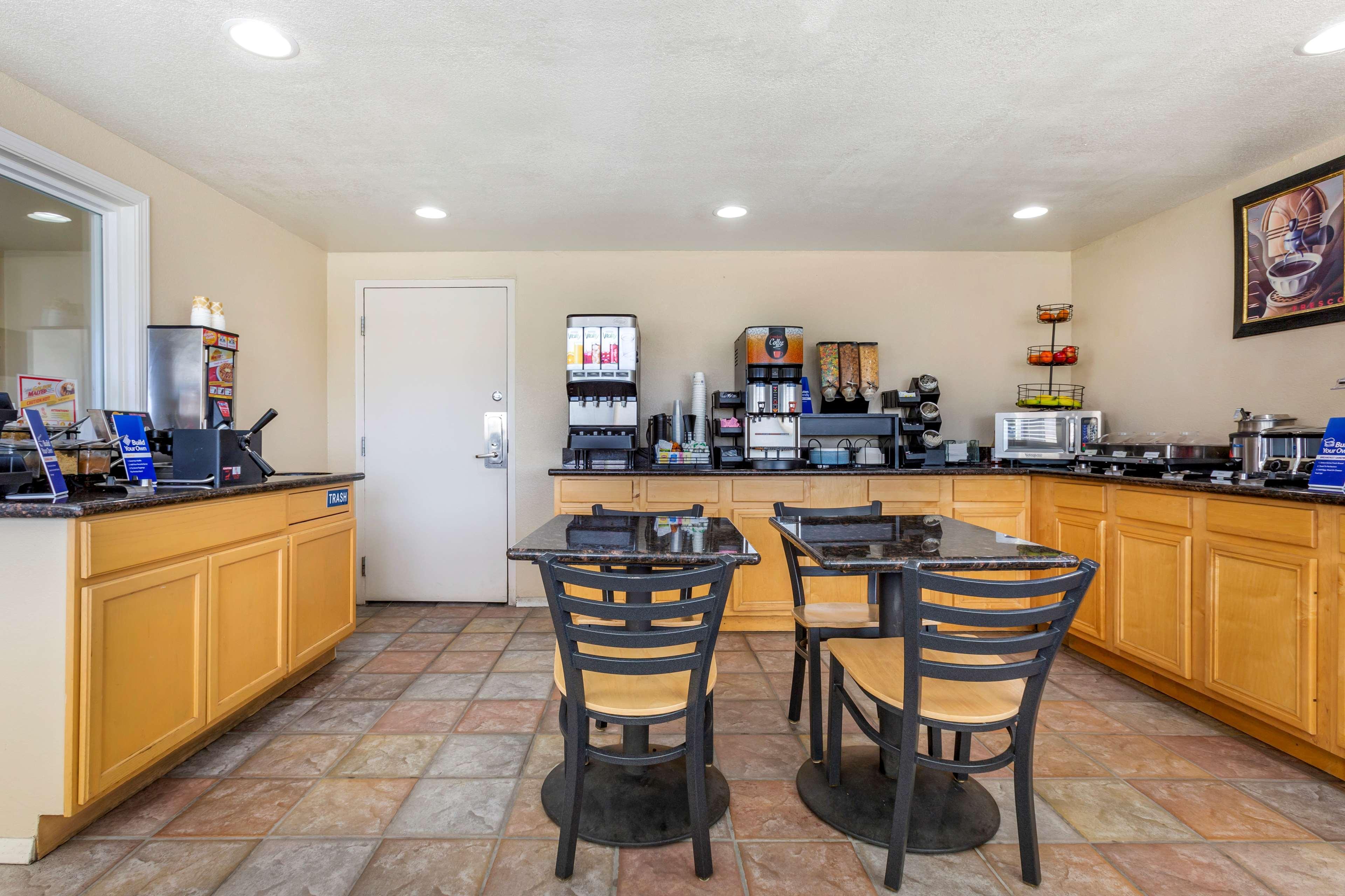Best Western El Rancho Palacio Roswell Exterior photo